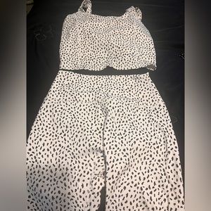 Astoria Activewear Size L (fits like a Medium)